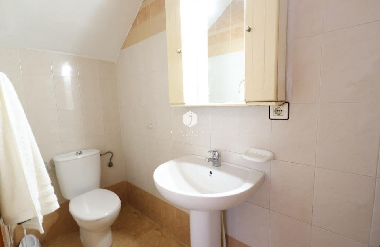 Resale - Chalet -
Torrevieja - Costa Blanca