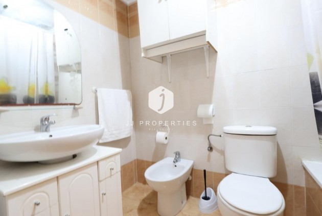 Resale - Chalet -
Torrevieja - Costa Blanca