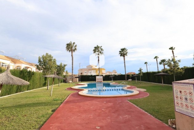 Resale - Chalet -
Torrevieja - Costa Blanca
