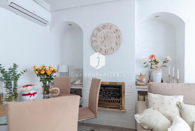 Resale - Villa -
Orihuela Costa - Los Almendros-la Florida