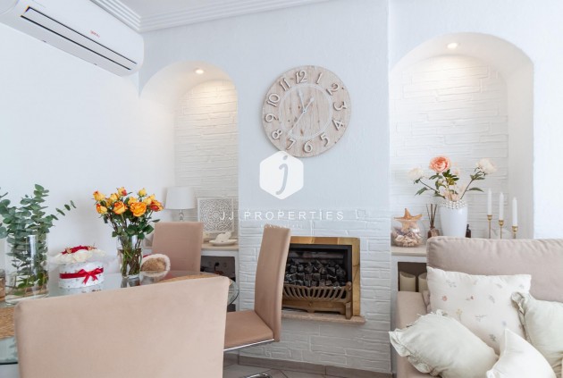 Resale - Villa -
Orihuela Costa - Los Almendros-la Florida