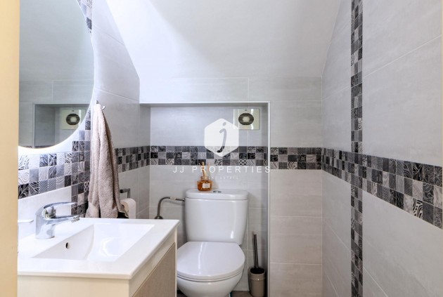 Resale - Villa -
Orihuela Costa - Los Almendros-la Florida