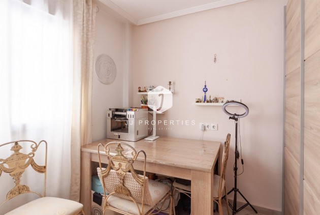 Resale - Villa -
Orihuela Costa - Los Almendros-la Florida