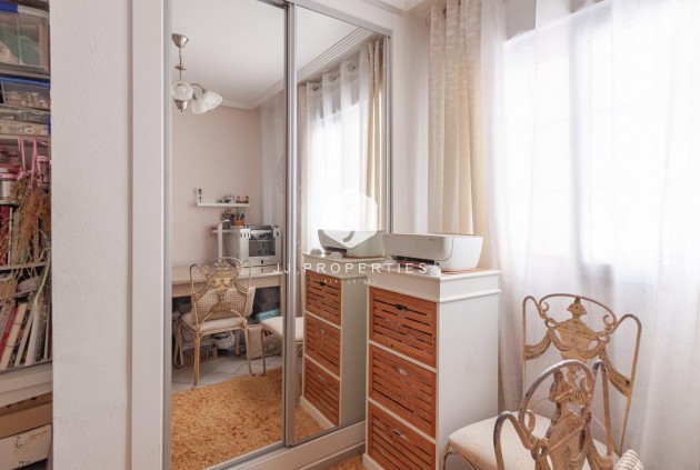 Resale - Villa -
Orihuela Costa - Los Almendros-la Florida