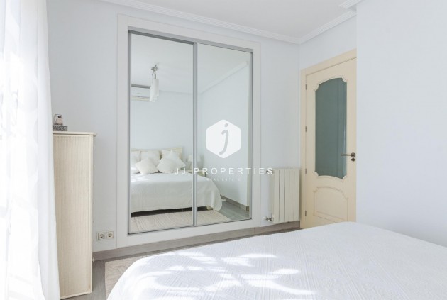 Resale - Villa -
Orihuela Costa - Los Almendros-la Florida