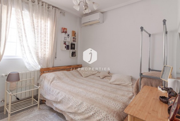 Resale - Villa -
Orihuela Costa - Los Almendros-la Florida