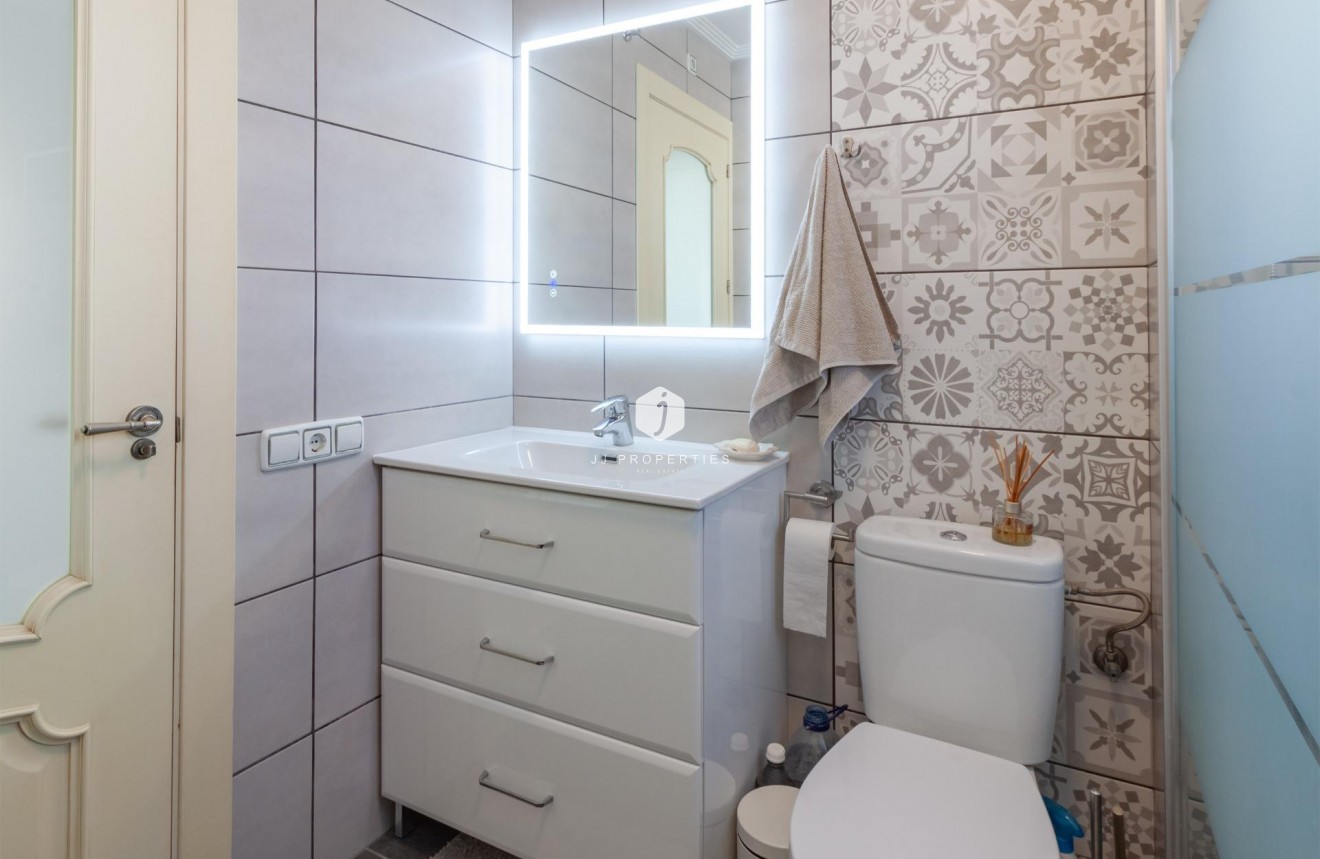 Resale - Villa -
Orihuela Costa - Los Almendros-la Florida