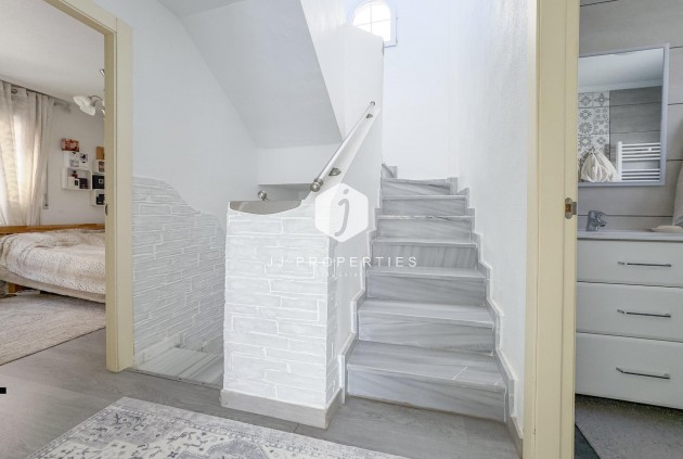 Resale - Villa -
Orihuela Costa - Los Almendros-la Florida