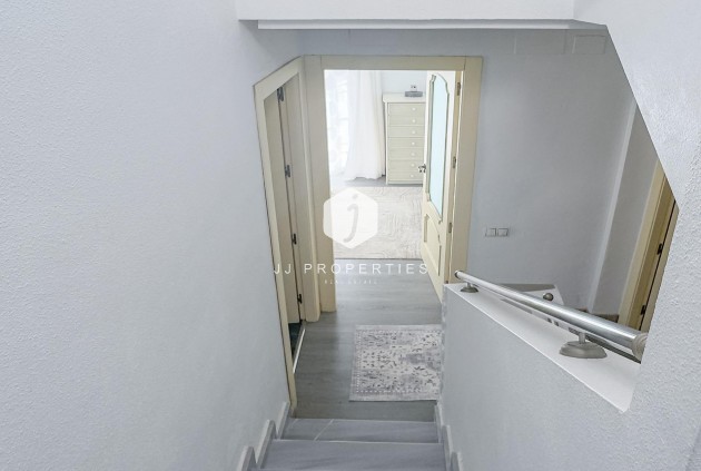 Resale - Villa -
Orihuela Costa - Los Almendros-la Florida