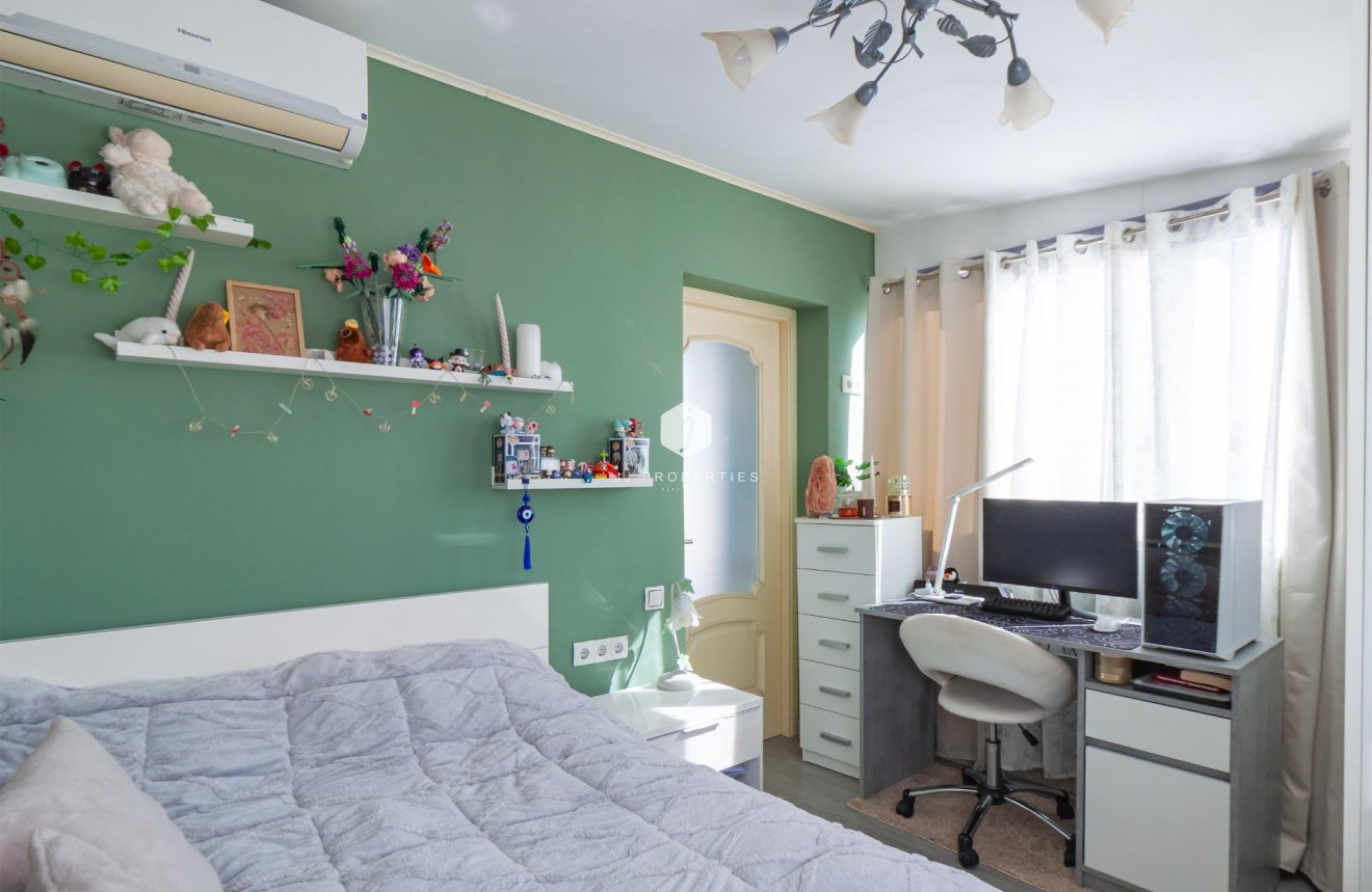 Resale - Villa -
Orihuela Costa - Los Almendros-la Florida