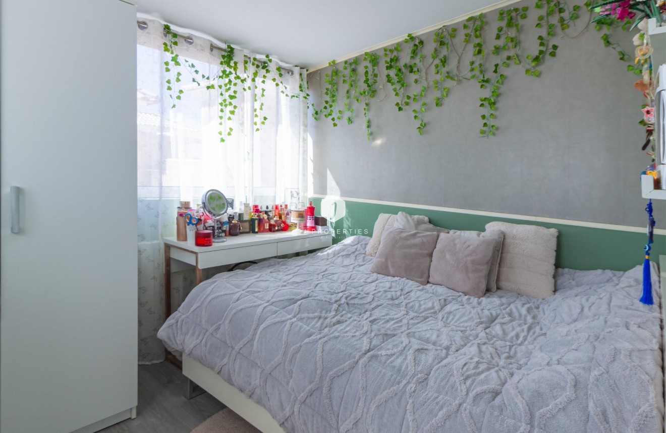 Resale - Villa -
Orihuela Costa - Los Almendros-la Florida