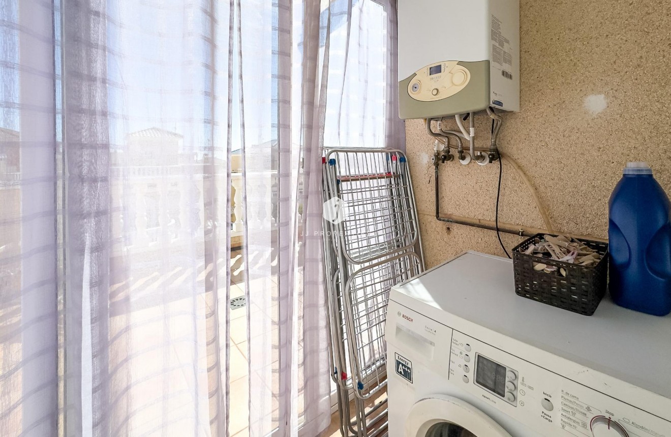 Resale - Villa -
Orihuela Costa - Los Almendros-la Florida