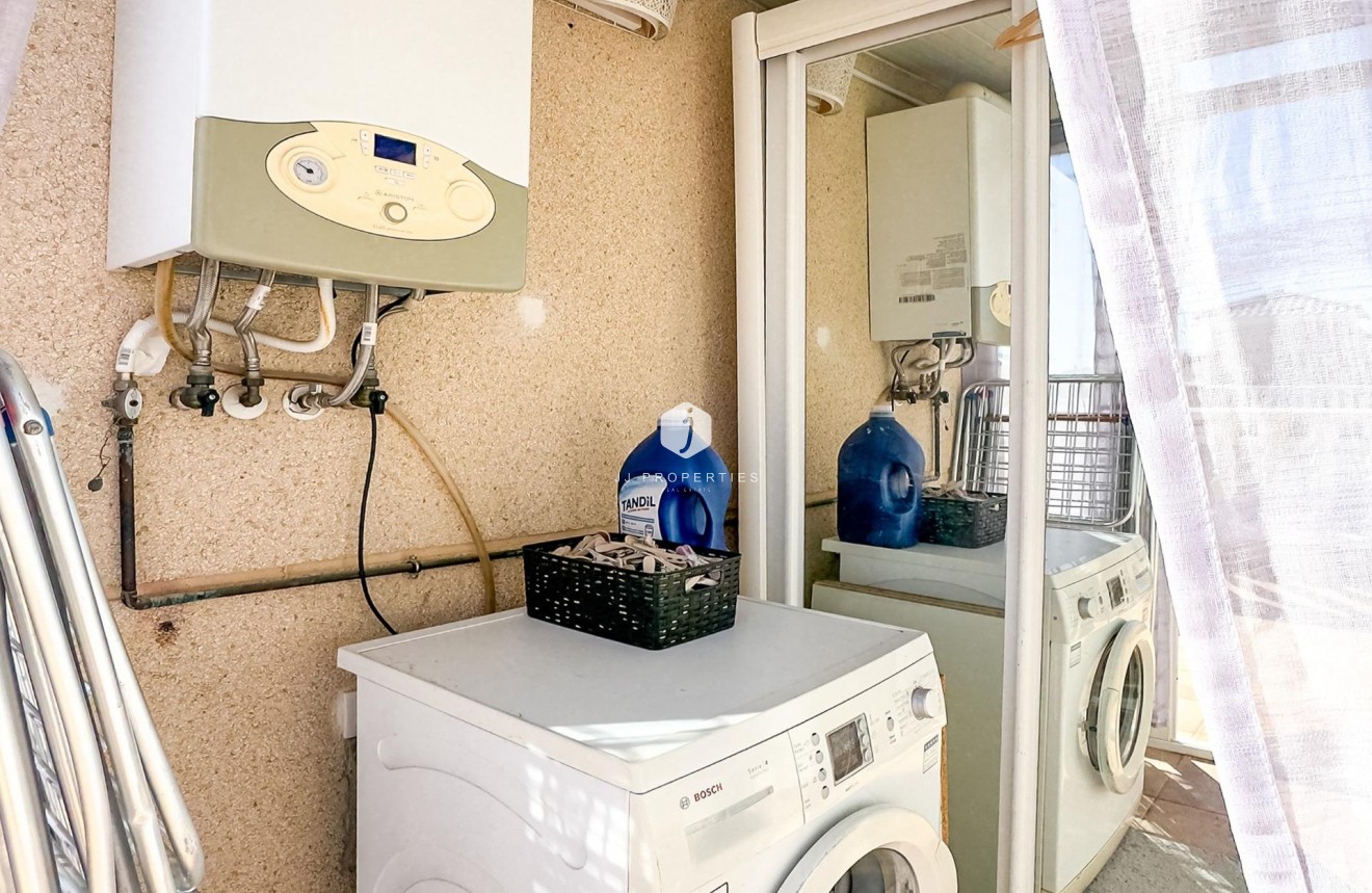 Resale - Villa -
Orihuela Costa - Los Almendros-la Florida