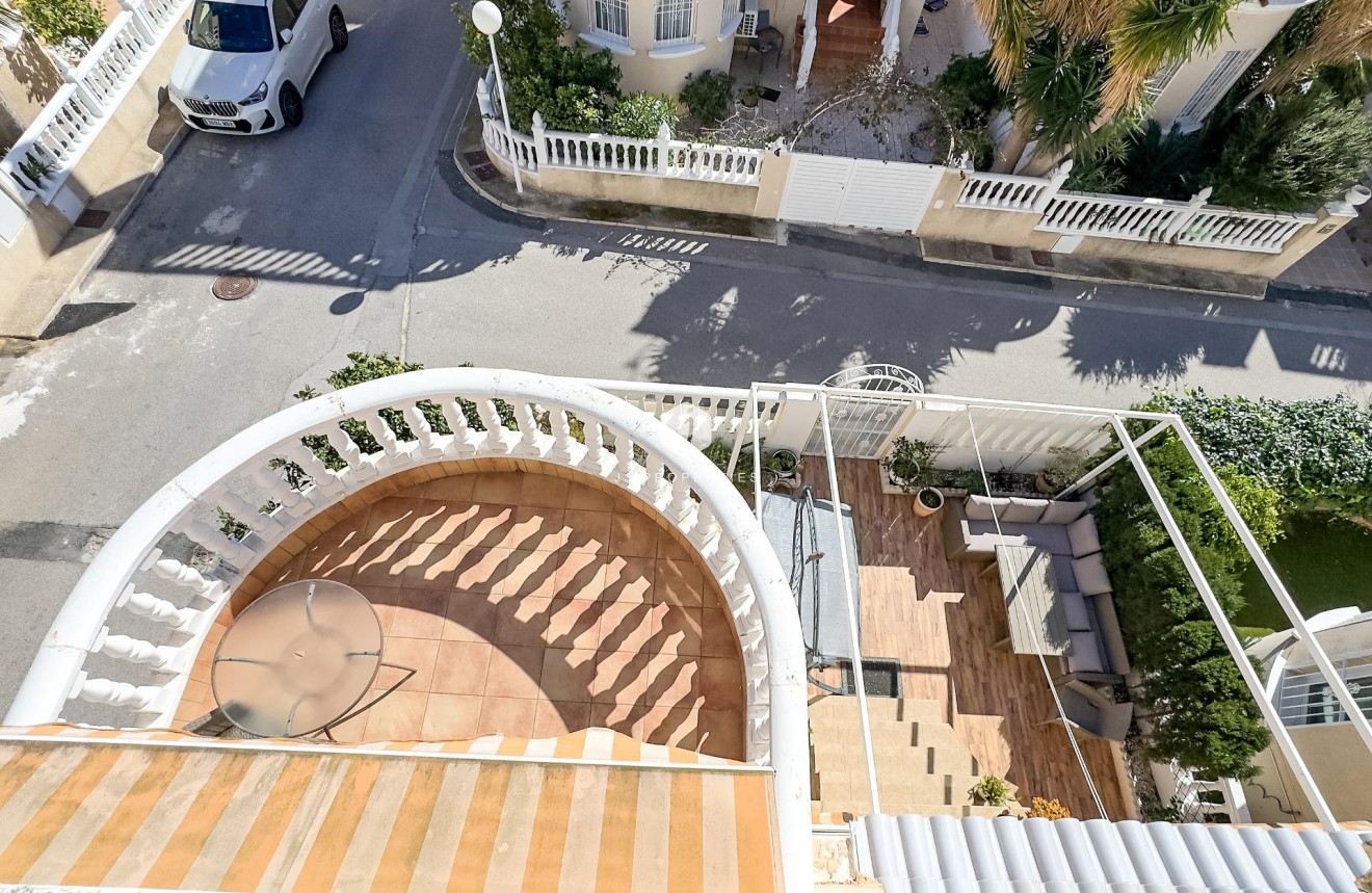 Resale - Villa -
Orihuela Costa - Los Almendros-la Florida