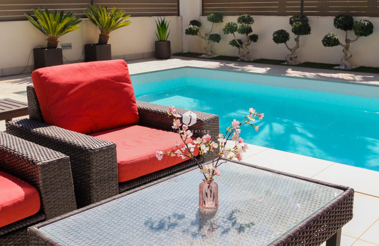 Resale - Villa -
Torrevieja - Costa Blanca