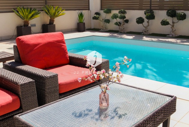 Resale - Villa -
Torrevieja - Costa Blanca