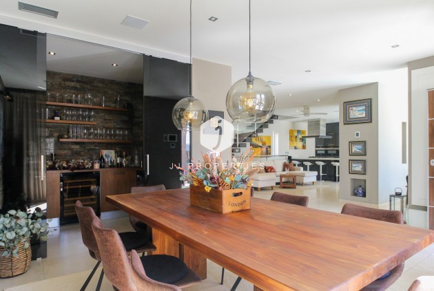 Resale - Villa -
Torrevieja - Costa Blanca