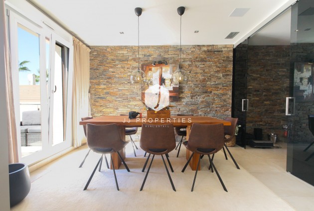 Resale - Villa -
Torrevieja - Costa Blanca