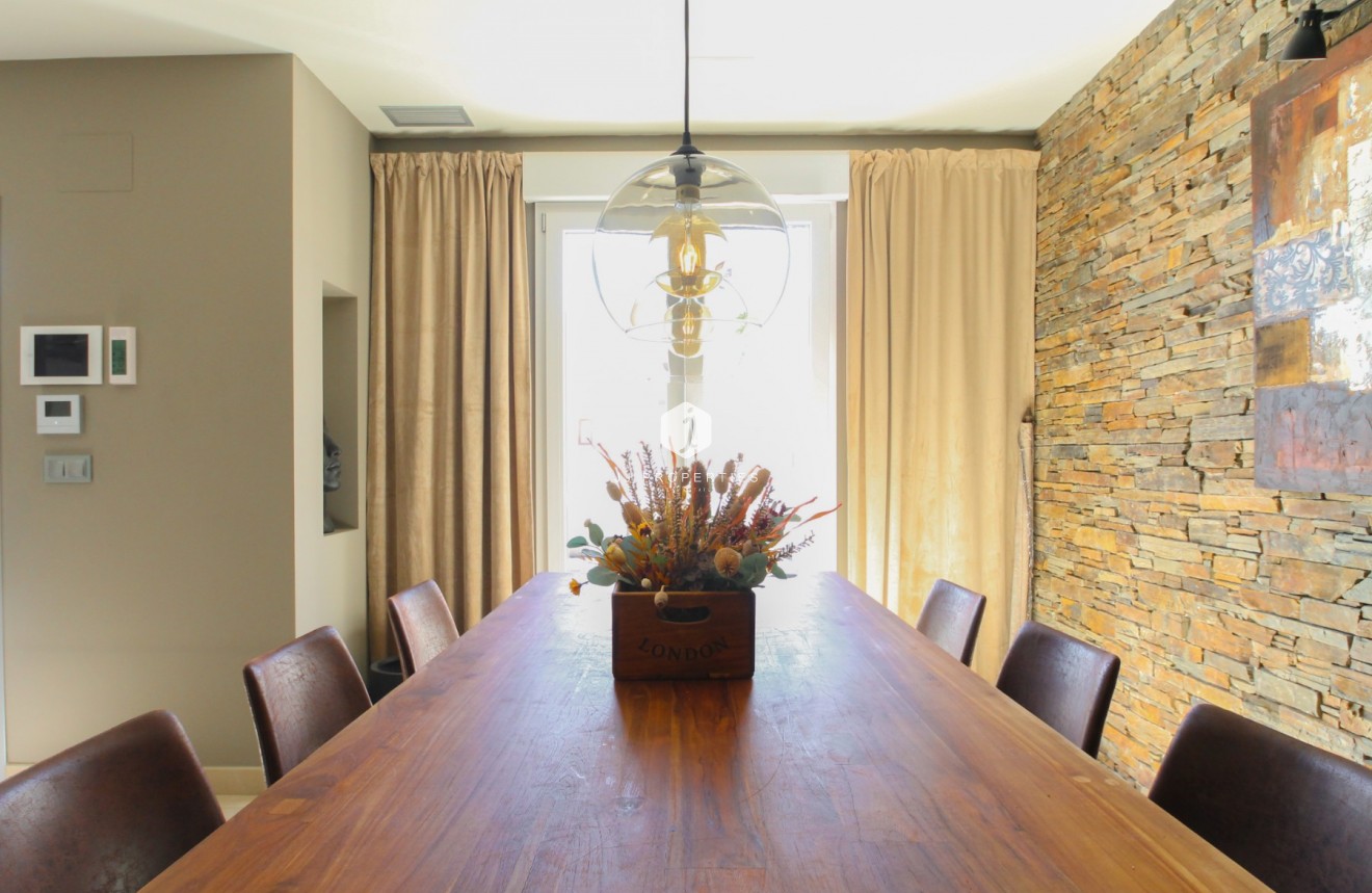 Resale - Villa -
Torrevieja - Costa Blanca