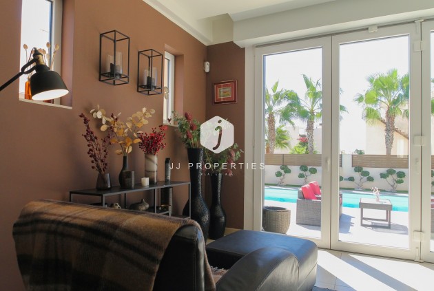 Resale - Villa -
Torrevieja - Costa Blanca