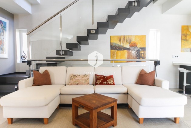 Resale - Villa -
Torrevieja - Costa Blanca