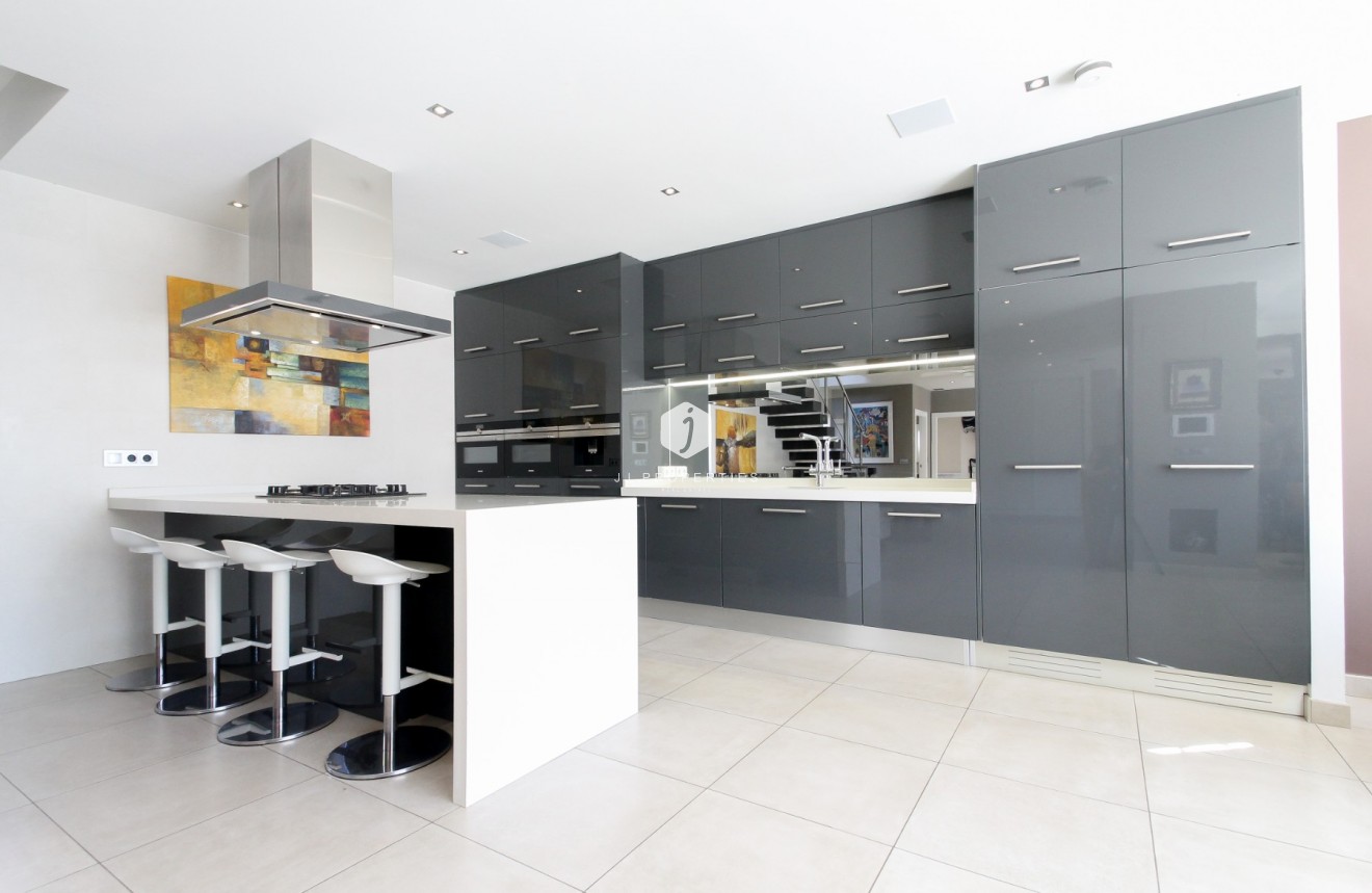 Resale - Villa -
Torrevieja - Costa Blanca