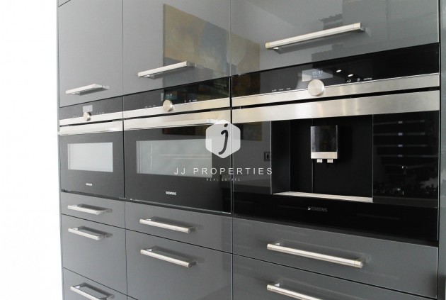 Resale - Villa -
Torrevieja - Costa Blanca