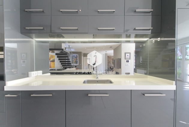 Resale - Villa -
Torrevieja - Costa Blanca