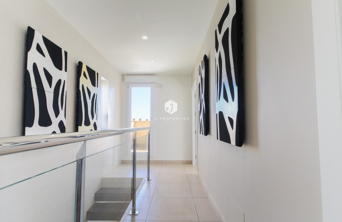 Resale - Villa -
Torrevieja - Costa Blanca