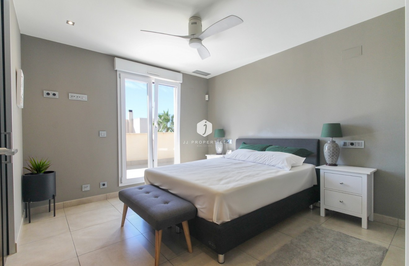 Resale - Villa -
Torrevieja - Costa Blanca