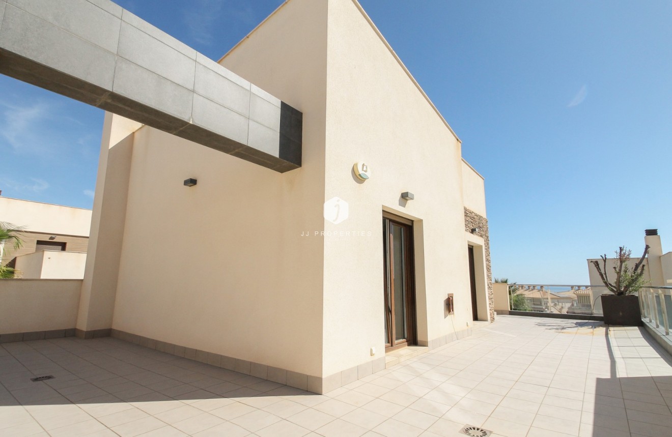 Resale - Villa -
Torrevieja - Costa Blanca