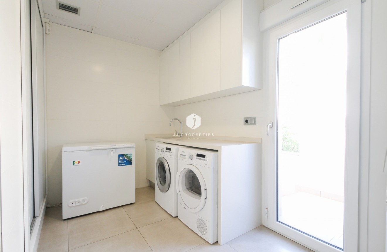 Resale - Villa -
Torrevieja - Costa Blanca