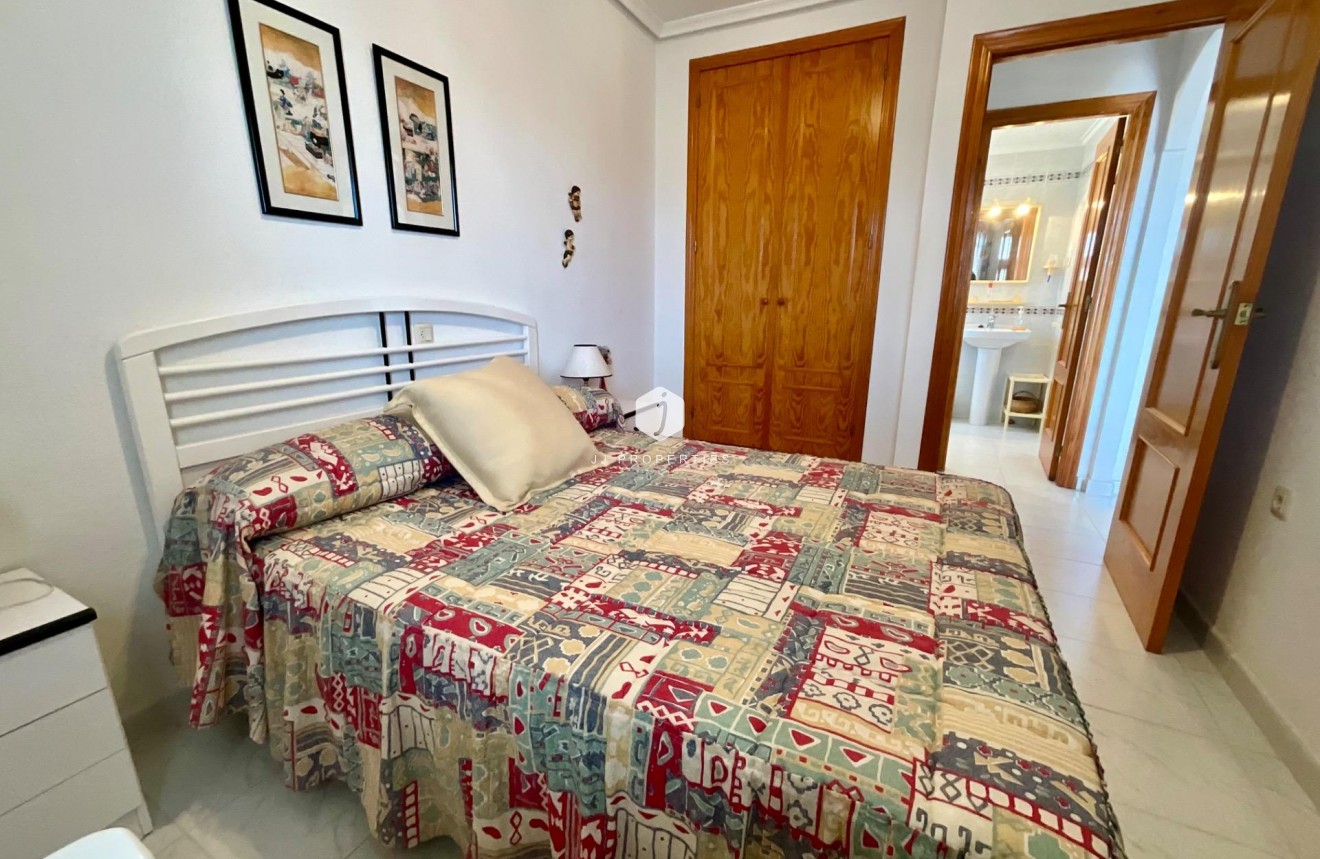 Resale - Apartment / flat -
Torrevieja - La Mata
