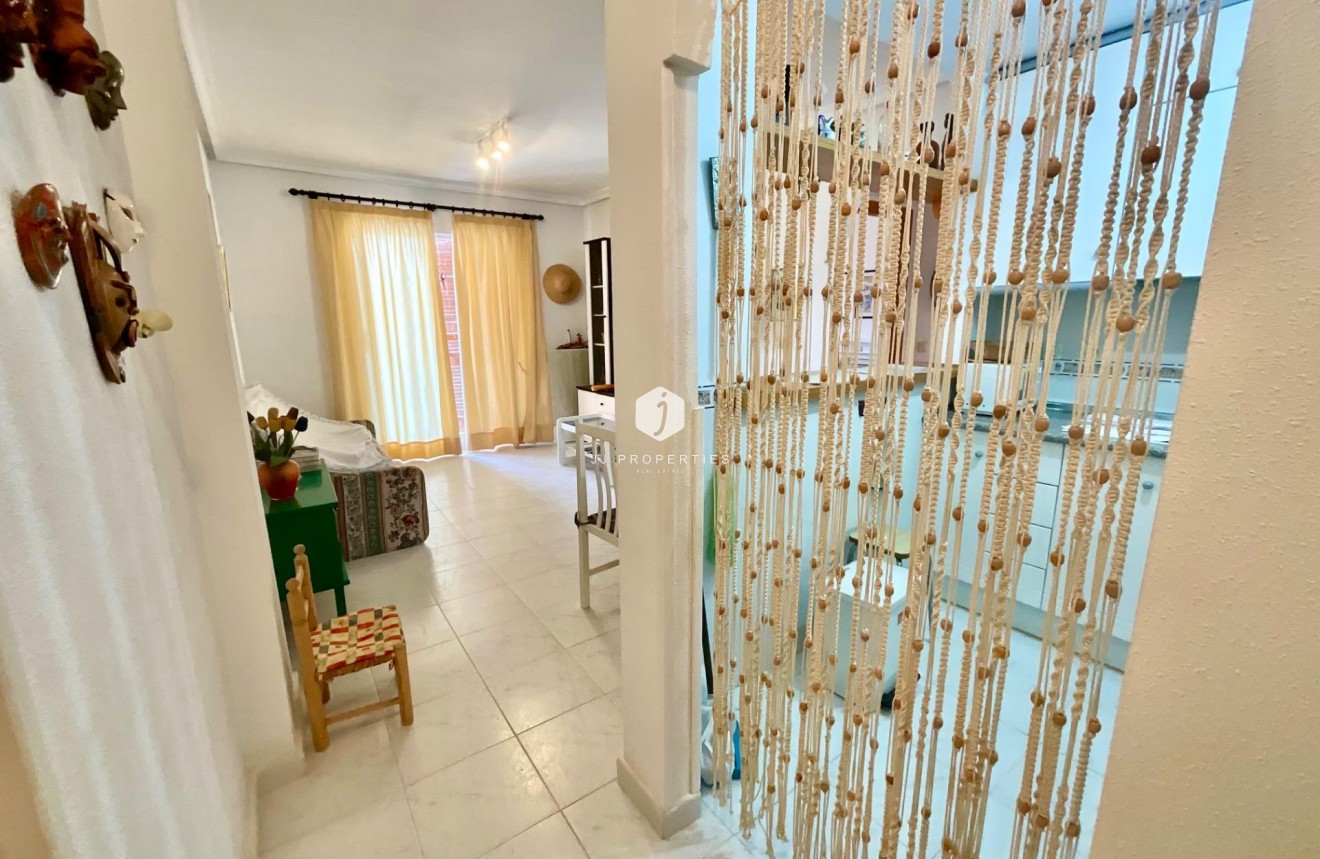 Resale - Apartment / flat -
Torrevieja - La Mata
