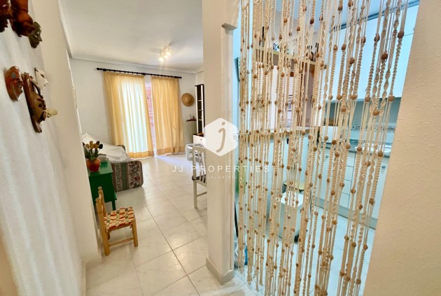 Resale - Apartment / flat -
Torrevieja - La Mata