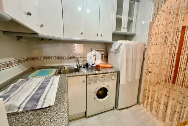 Resale - Apartment / flat -
Torrevieja - La Mata