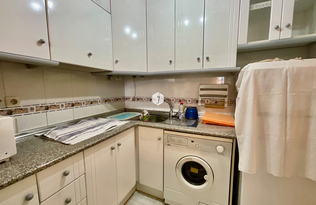 Resale - Apartment / flat -
Torrevieja - La Mata