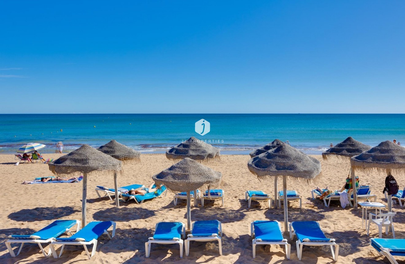 Resale - Apartment / flat -
Torrevieja - La Mata