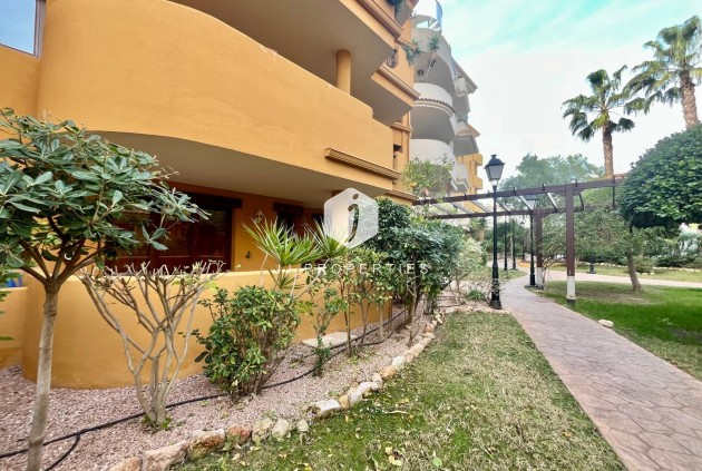 Resale - Bungalow -
Torrevieja - Punta prima