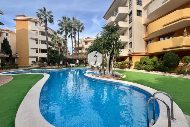 Resale - Bungalow -
Torrevieja - Punta prima