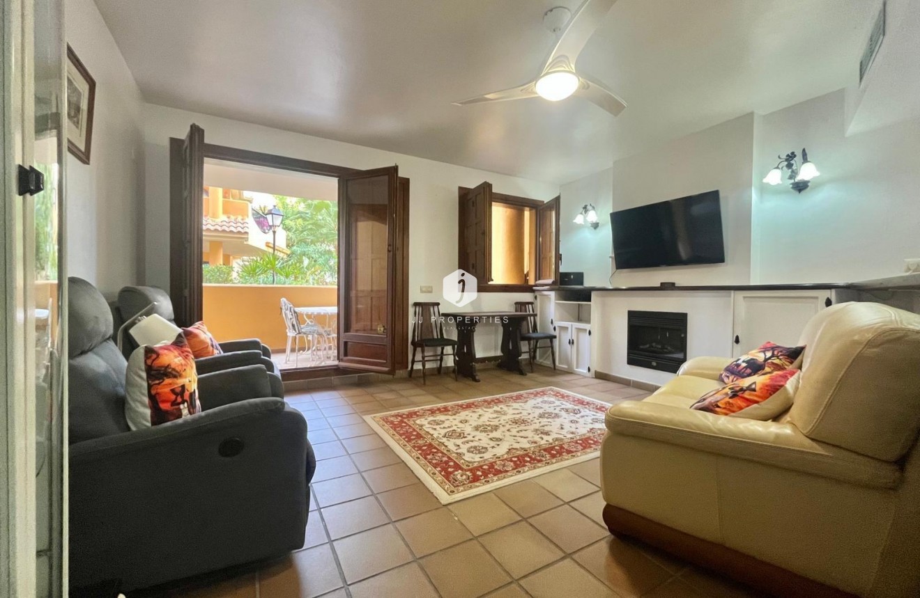 Resale - Bungalow -
Torrevieja - Punta prima