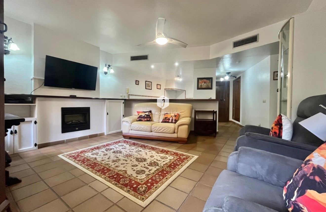 Resale - Bungalow -
Torrevieja - Punta prima