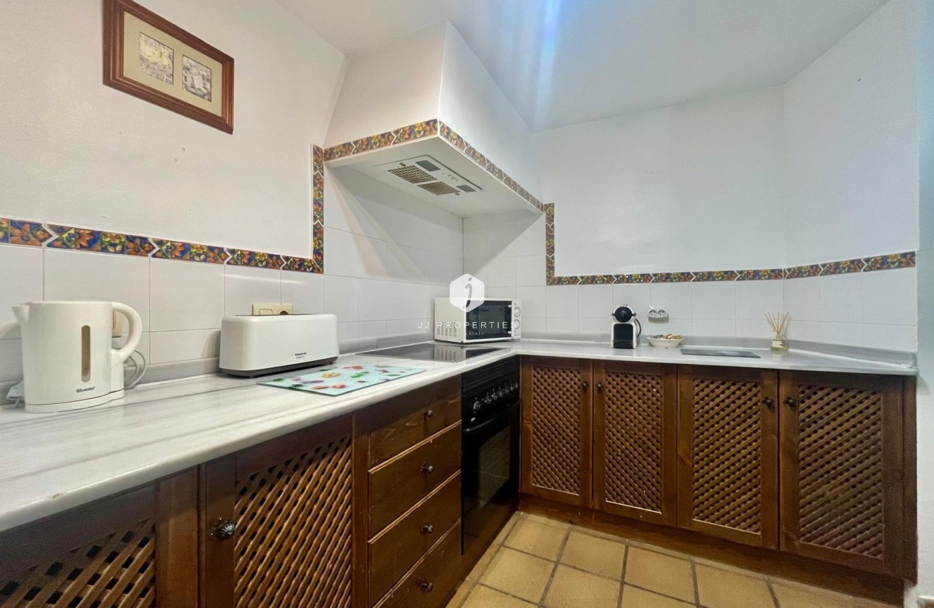 Resale - Bungalow -
Torrevieja - Punta prima