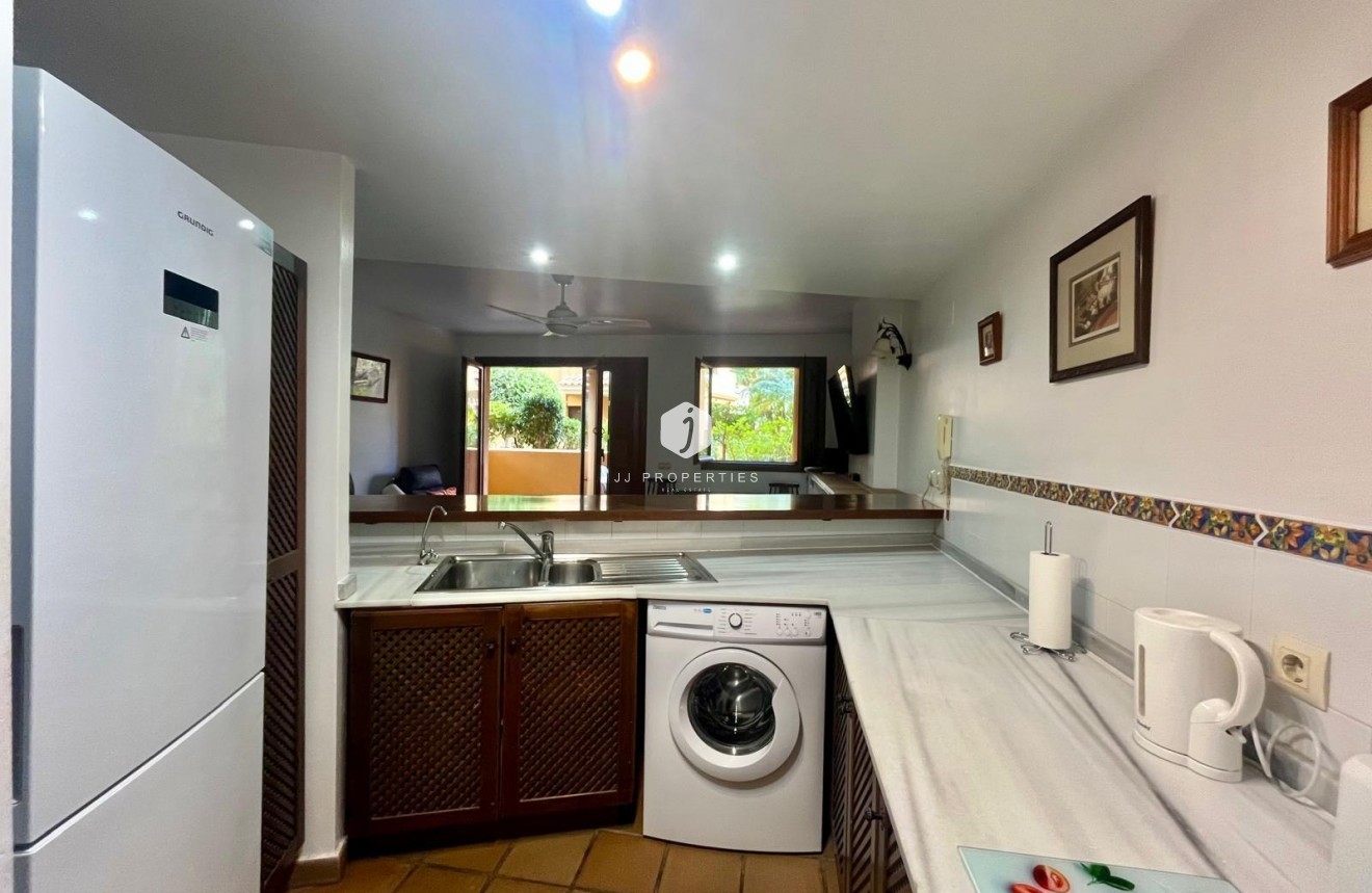 Resale - Bungalow -
Torrevieja - Punta prima