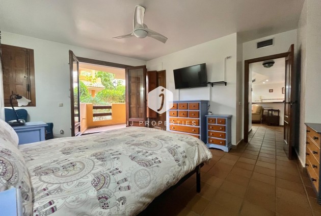 Resale - Bungalow -
Torrevieja - Punta prima