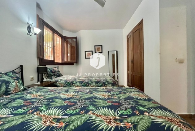 Resale - Bungalow -
Torrevieja - Punta prima