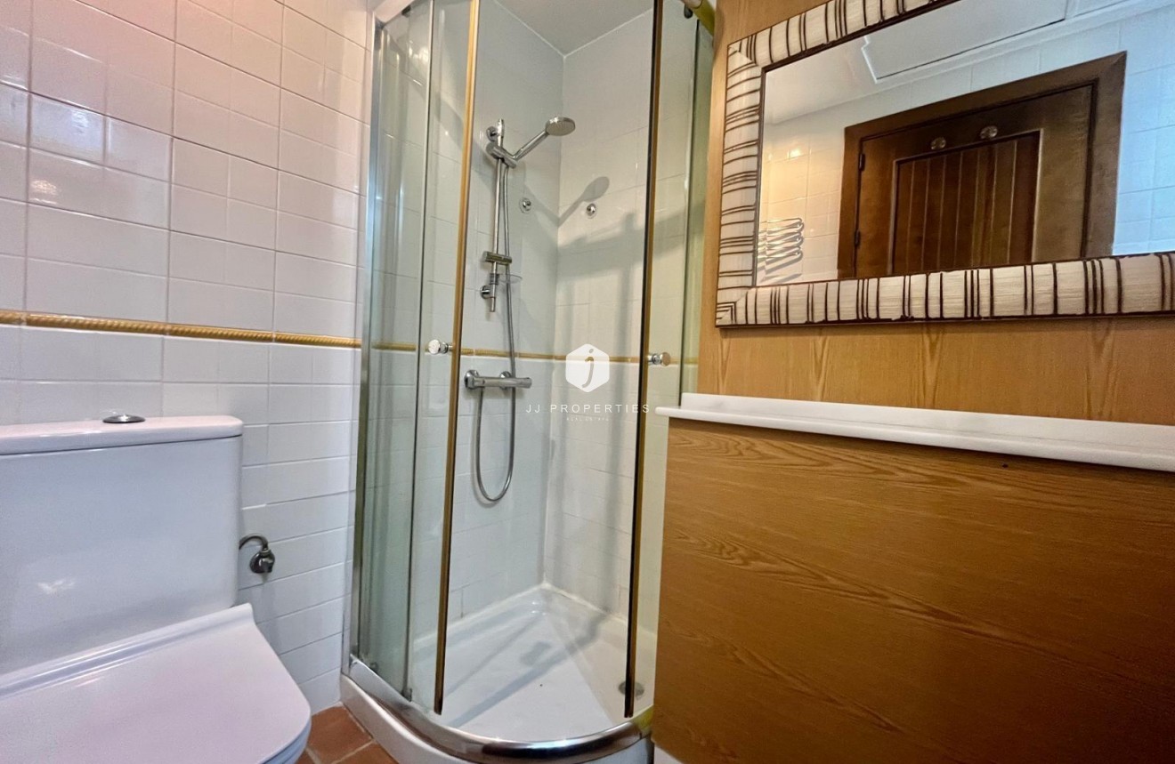 Resale - Bungalow -
Torrevieja - Punta prima