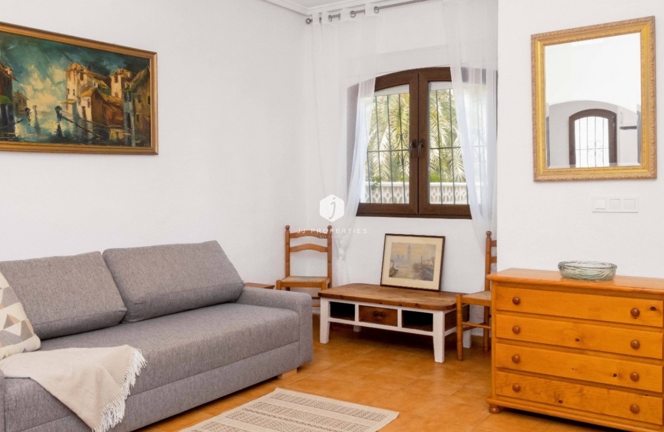 Resale - Chalet -
Orihuela Costa - Costa Blanca