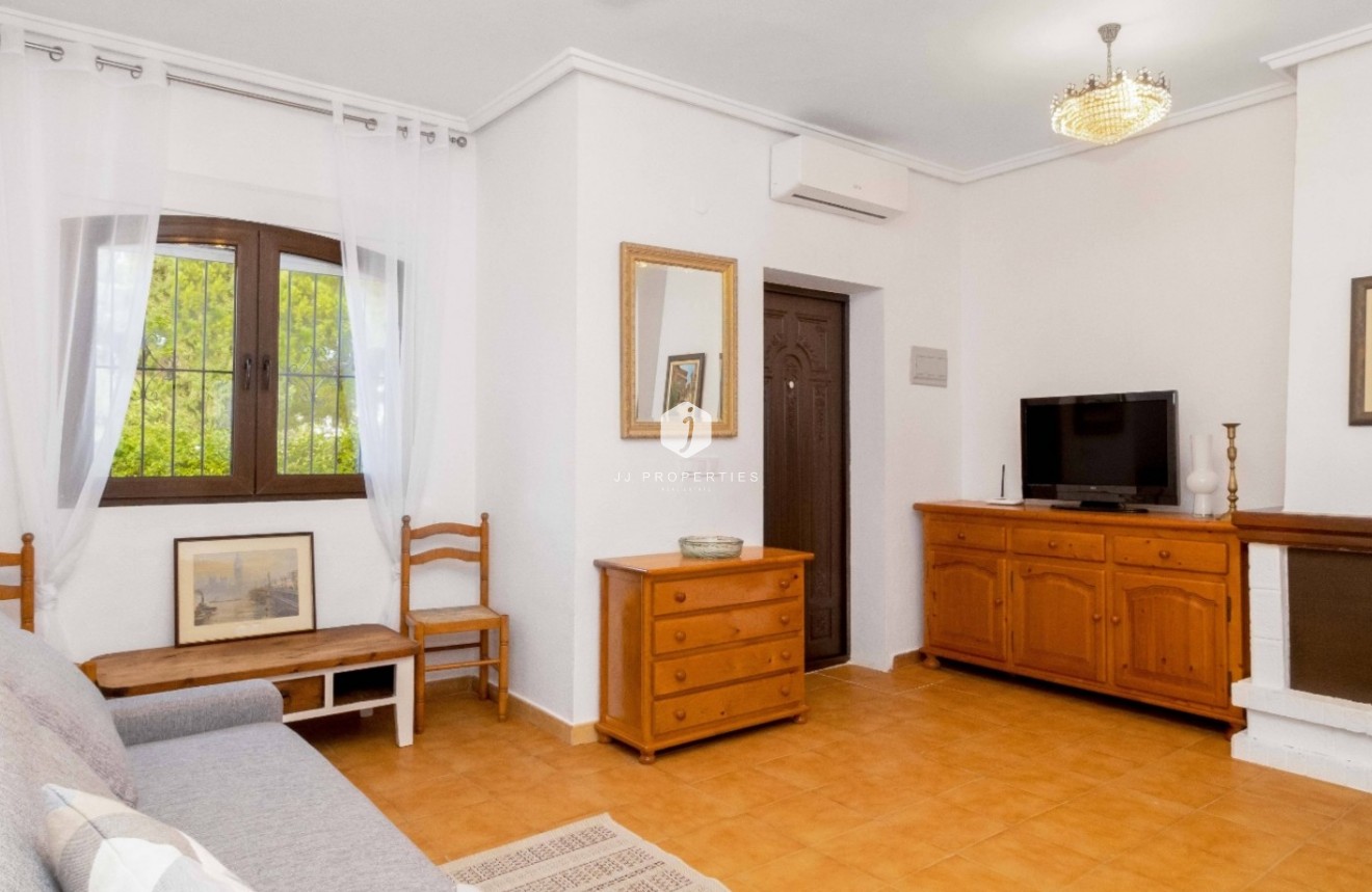 Resale - Chalet -
Orihuela Costa - Costa Blanca