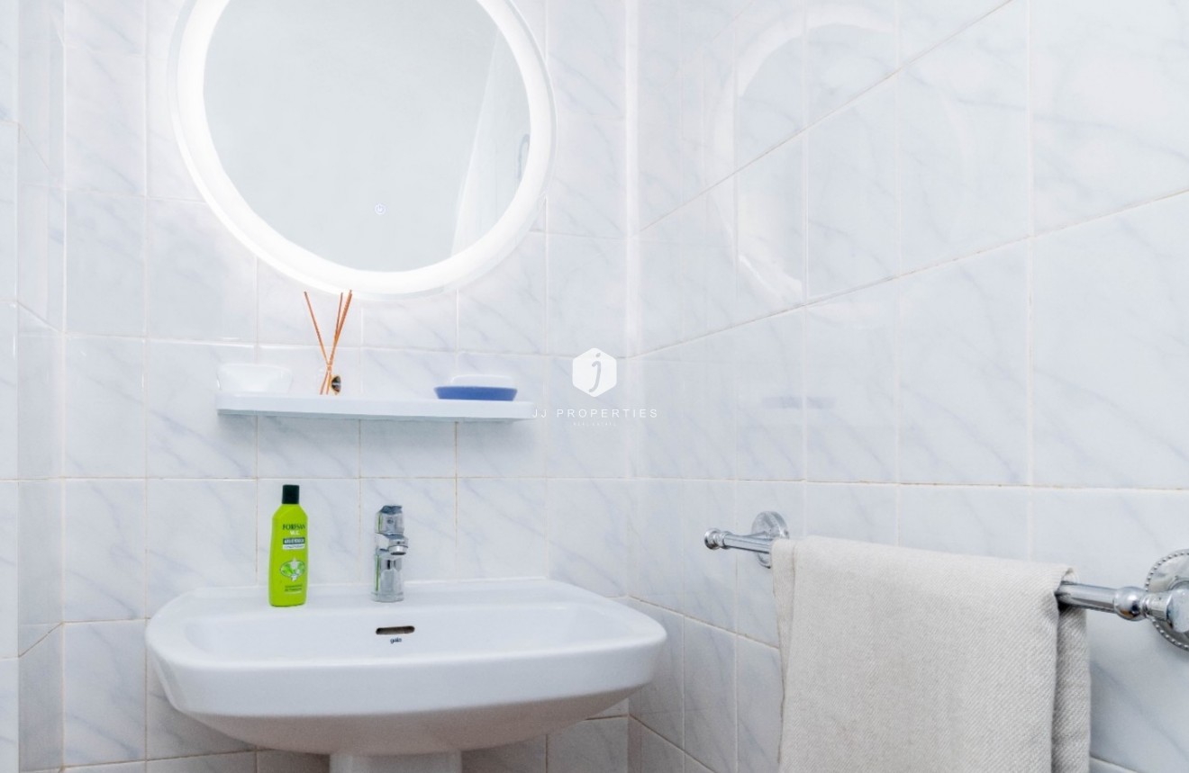 Resale - Chalet -
Orihuela Costa - Costa Blanca